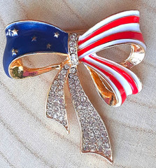 STARS STRIPES American Flag BROOCH Faceted crystals GOLD TONE color #BR41