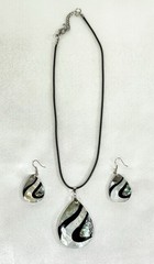 Artisan Blk White MOP Abalone Shell Teardrop Pendant Necklace Earrings Set