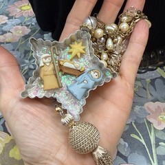 Adorned Crown Jewelry vintage star cookie cutter nativity necklace