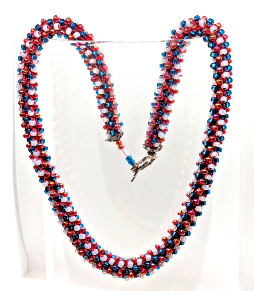«Follow the Flag» Crocheted Glass Necklace Handcrafted Jewelry Designs Fashion