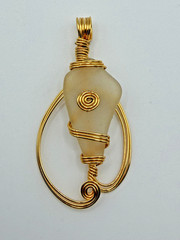 HANDMADE CREAM SEA GLASS WIRE WRAPPED SPIRAL PENDANT WOMENS GOLD TONE STATEMENT