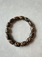 Tibetan Treasure Vase Dzi Bracelet – Natural Agate Barrel Beads Gold Accent
