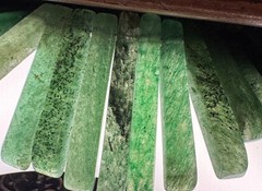 Green Aventurine Fringe Necklace 16″ Boho Earth Goddess Stone Statement Fan