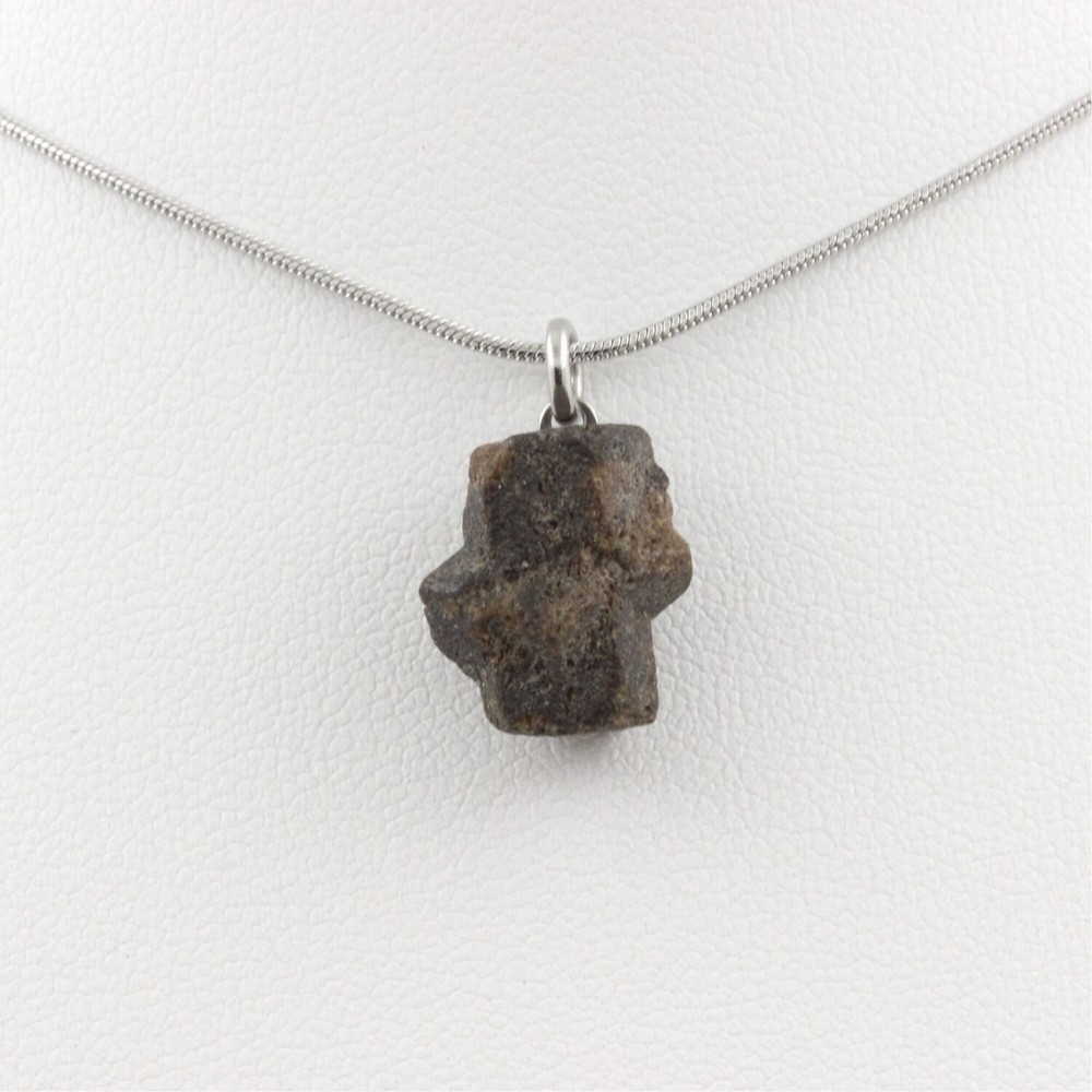Staurolite Rough Necklace. 12.00 Ct. Kerzest, Coray, Finistère