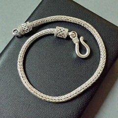 Bracelet Sterling Silver 925 Small Weave Design w Bali Accent Hook and Eye Clasp