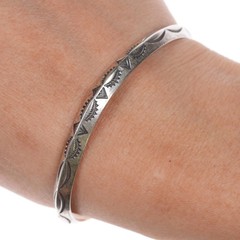 6.5″ vintage Navajo heavily stamped carinated sterling silver cuff bracelet