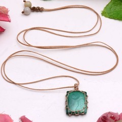 Amulet Of Grace Handmade Natural Malachite Macrame Gem Healing Crystal Pendant