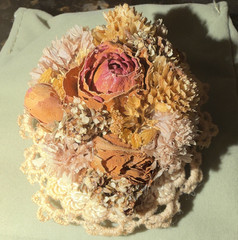 Handcrafted Oval Dried Flower Lace Brooch Pin Beige Pink Orange for Women
