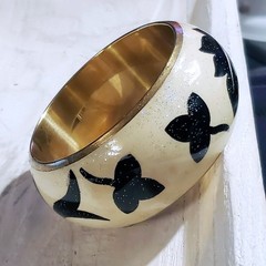 Artsy India Enamel Black Cream Lotus Flower Mindfulness Zen Bangle Bracelet