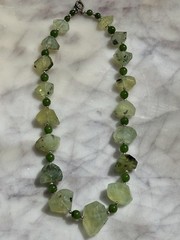 Vtg Natural Faceted Nugget Prehnite with Epidote and Jade Beaded Necklace 18”