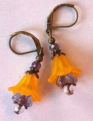 Goldenrod Yellow & Plum ACRYLIC flower Bronze earring LEVERBACK XX