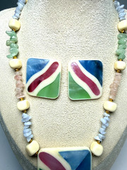 Retro 1980’s MOP Inlay Bold Necklace & Earring Set Colorful Pastel Chunky Lucite