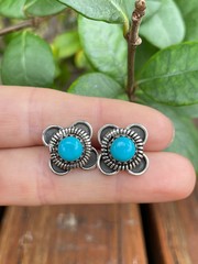 Kingman Turquoise Flower Stud Earrings | 925 Sterling Silver B958