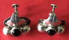 Vintage Sterling Silver Black Onyx Cabochon Ball Leaf Scrw Back Earrings Mexico