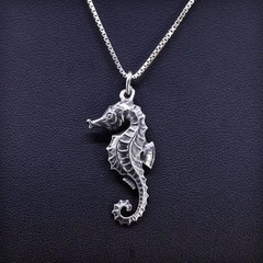 14”, vintage Italian sterling silver 925 box chain necklace seahorse pendant