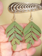 3 1/4″ Drop Dangle Green Wood Articulating Flowing Leaf Silver Plate Earrings