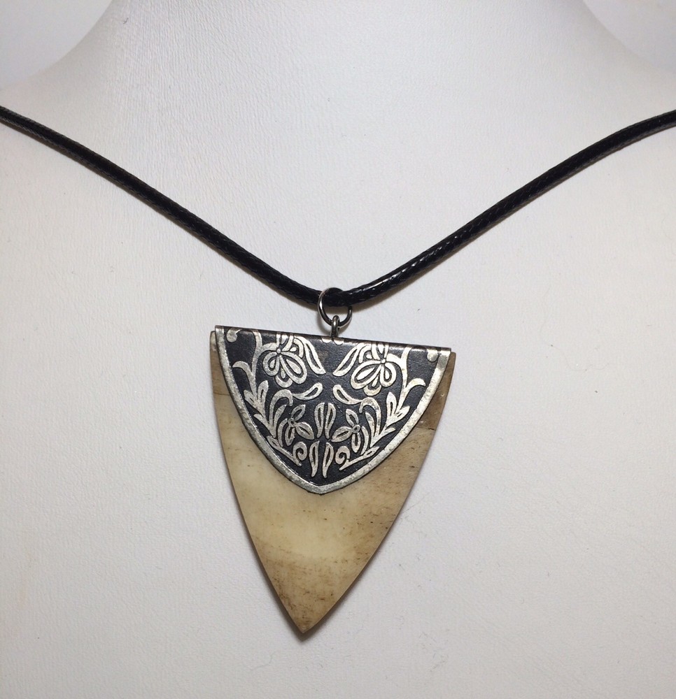 Horn Western Style Shaped Pendent Necklace Handmade