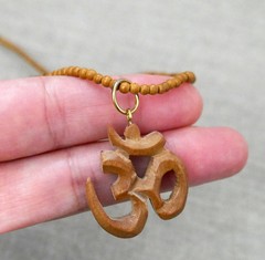 Om Pendant Necklace – Spiritual Sandalwood Beads Necklace Perfect Yoga Gift 18″
