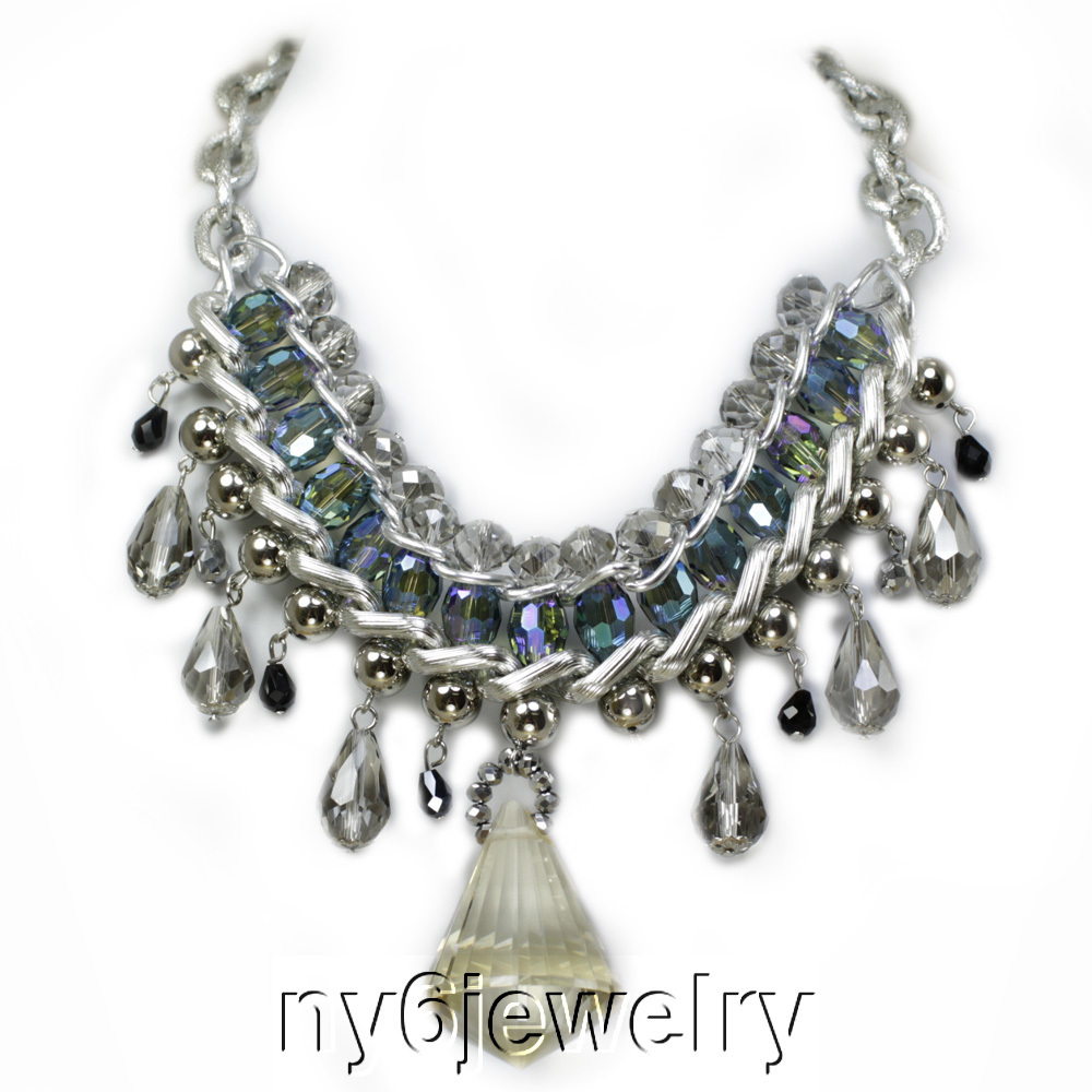 Beautiful! Crystal & Large Pendant Necklace w/Silver Tone Clasp 17-19.5″