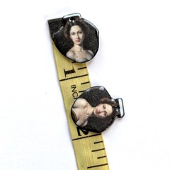 Enameled Copper Charms Noir Film Woman Asymmetrical Shape (20752)