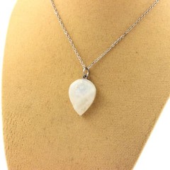 Raw Moonstone Necklace. 14.93 Ct. Meetiyagoda, Sri Lanka.