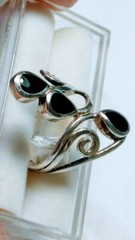 FETCHING STERLING SILVER .925 WITH BLACK ONYX RING IN SIZE 5.75-6.0