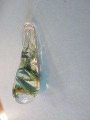 NEW, BLOWN GLASS PENDANT, BLUE TEARDROP SHAPE, RIBBON DESIGN, 1 3/4″ LONG