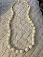 VINTAGE IVORY GALALITH GRADUATED OVAL BEADs HEAVY KNOTTED NECKLACE CASEIN