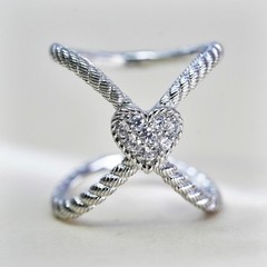 Size 6, VTG Judith Ripka sterling silver Crisscross cable ring, X ring cz heart