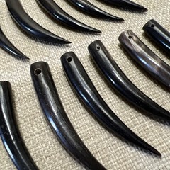 16 Vtg Handmade Curved Water Buffalo Horn Talons Tusk Pendants Jewelry Making