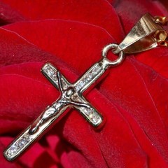 10k gold multi tone pendant 1.0″ crucifix cross 0.40ct natural white topaz 0.7gr