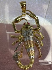 14K gold Scorpion pendant (PD7016289)