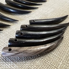 16 Vtg Handmade Curved Water Buffalo Horn Talons Tusk Pendants Jewelry Making