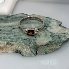 NATURAL GARNET IN STERLING SILVER Bezel Square bead design Ring 8.5 1F