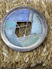 CARLY WRIGHT ARTISAN STERLING SILVER STAINED GLASS LOOK ENAMEL ROUND PIN BROOCH