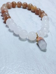 Genuine Sunstone And Quartz Beaded Strech Bracelet With Quartz Pendant