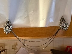 Deepa Gurnani collar clips