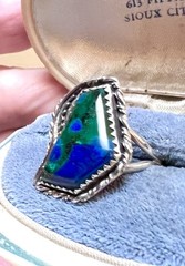 LOVELY, Unique Vintage Artisan Sterling Silver & Chrysocolla/Malachite Ring