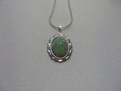 VINTAGE OPAL NECKLACE 20″ CHAIN LT JADE GREEN COLOR STUNNING