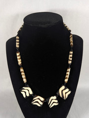 Vintage African Batik Bone Bead Tribal Necklace 16″
