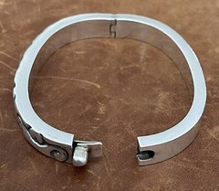 Pretty Vintage Zina Of Beverly Hills Swirl Hinged 925 Bangle Bracelet 6 3/4” In