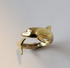 14KT YELLOW GOLD WRAP AROUND DOLPHIN RING SIZE 7