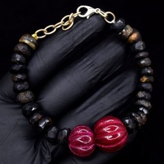 147. Cts Red Ruby Carved & Black Tourmaline Faceted Beaded Bracelet VK 79 E588