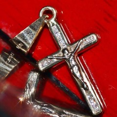 10k gold multi tone pendant 1.0″ crucifix cross 0.40ct natural white topaz 0.7gr