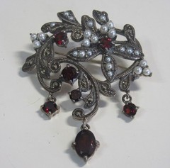 Victorian Trading Sterling Silver Garnet & Pearl Love Heart Pendant Brooch 28J
