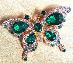 GREEN CRYSTAL BUTTERFLY BROOCH in GIFT BOX GOLD TONE color BR48