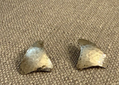 VtgSterling Silver Modernist Hammered Earrings – Abstract Triangle Studs 3.7g