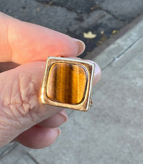 VINTAGE 14K YELLOW GOLD TIGER EYE RING UNUSUAL CUT /DESIGN STONE MODERN LOOK
