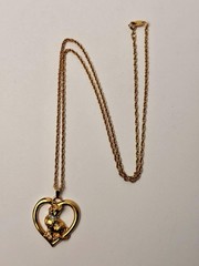 Vintage Avon Gold Tone Cat Heart Pendant Necklace Rhinestone Kitty Charm 13″