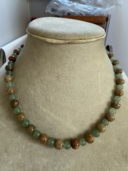 VTG 16” GREEN & BROWN STONE BEADED NECKLACE- -COSTUME JEWELRY